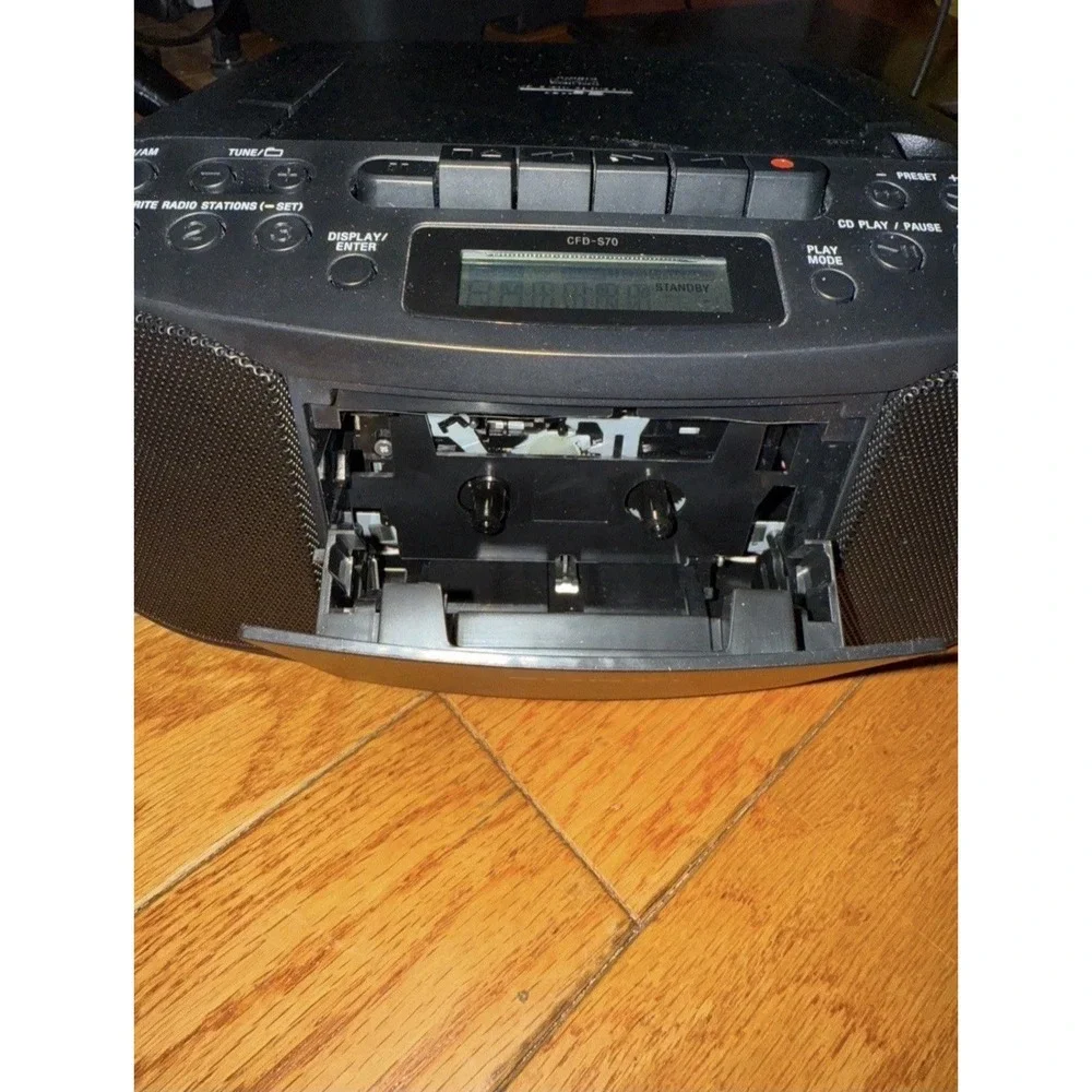 Sony CFD-S70 Portable CD Cassette Player AM/FM Radio Boombox Bluetooth TESTED